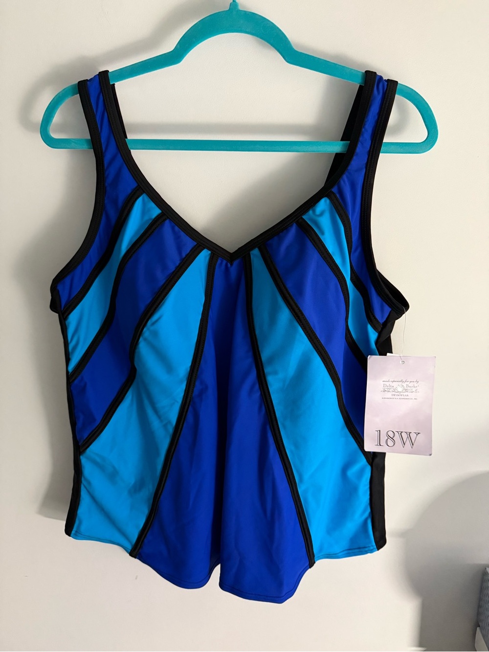 NWT Delta Burke 18W tankini top